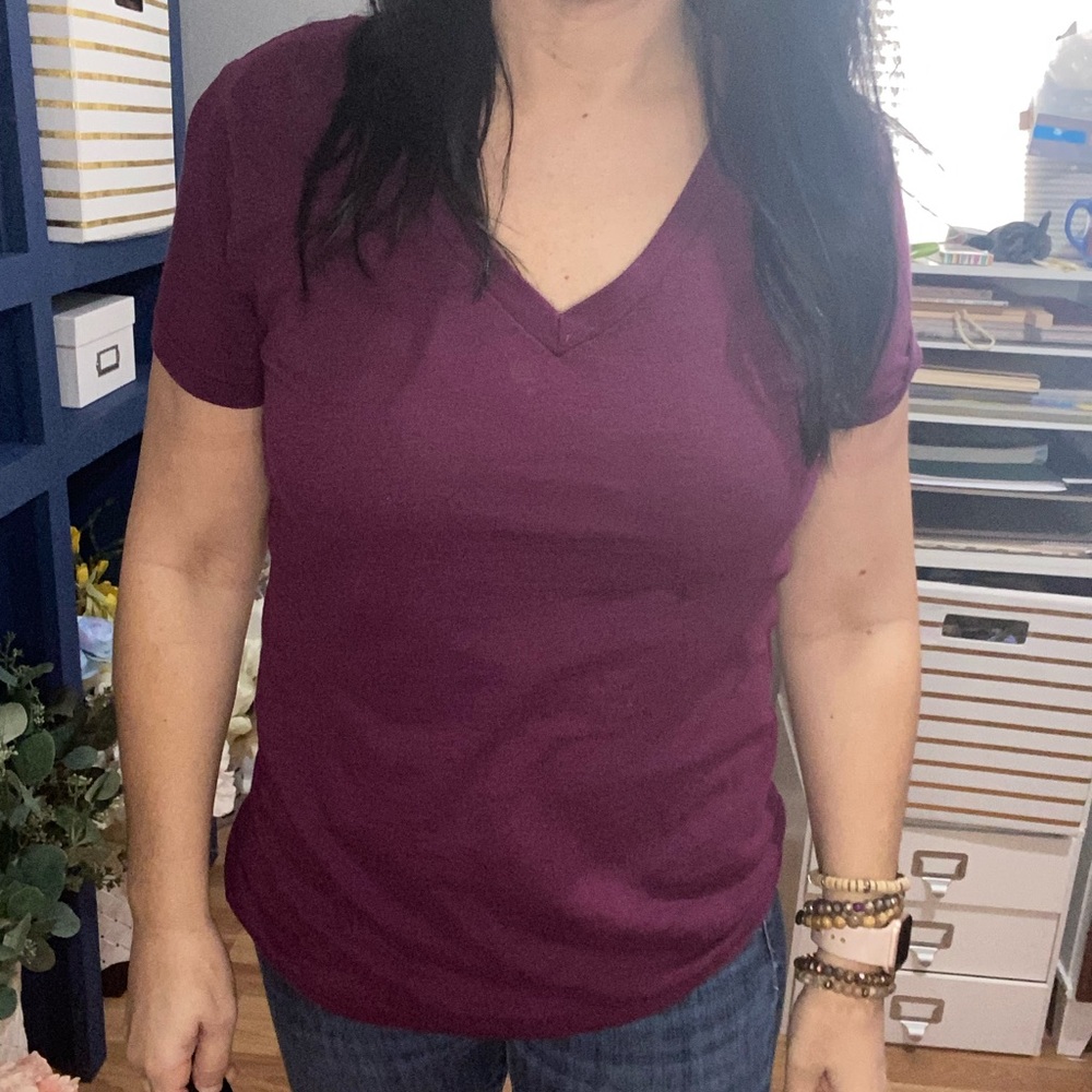 Plum v-neck tee